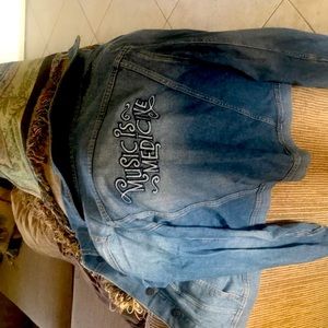 Lightweight jean jacket